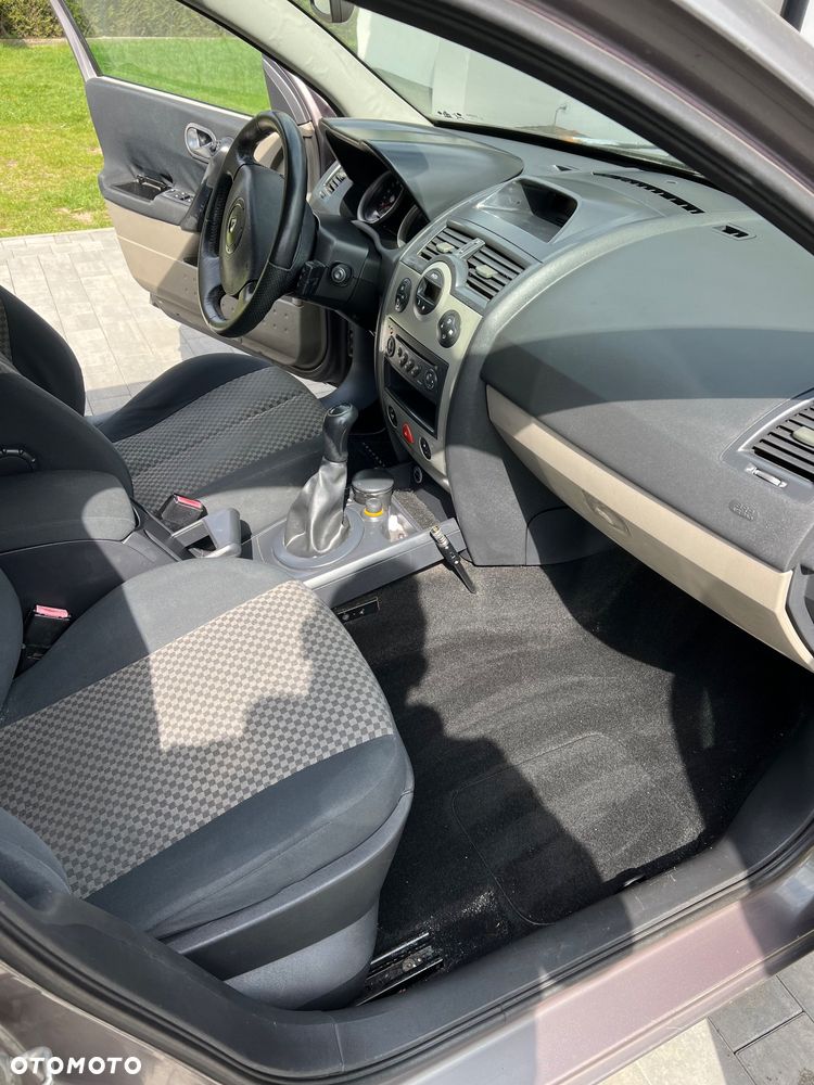 Renault Megane 1.6 Confort Expression - 11
