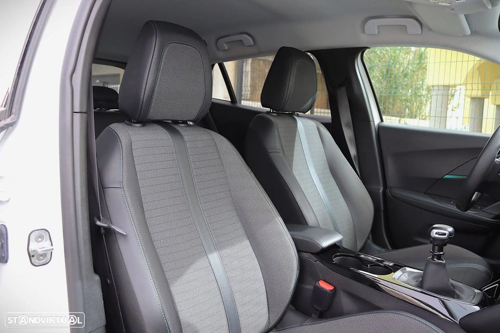 Peugeot 2008 1.2 PureTech Allure - 24