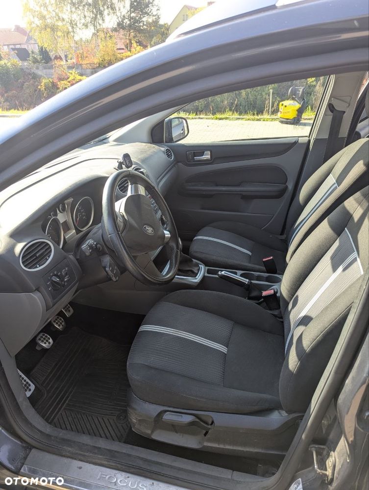 Ford Focus 2010 photo 4