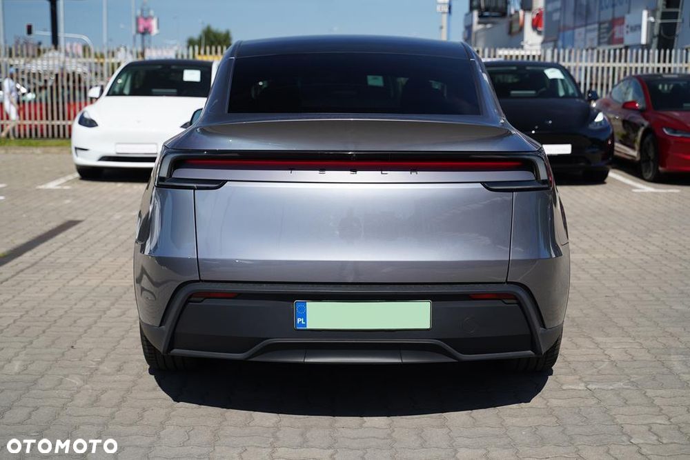 Tesla Y 83.1kWh Long Range RWD - 5