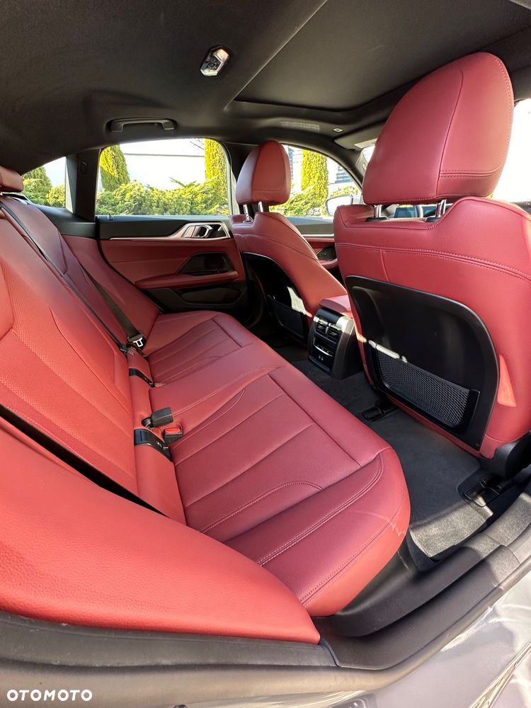 BMW i4 - 8