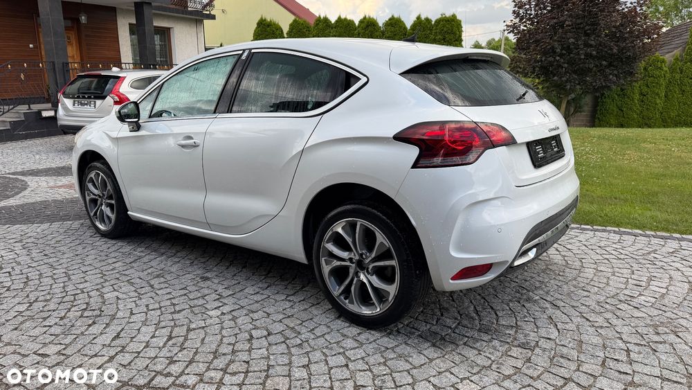 Citroën DS4 1.6 HDi SoChic - 4