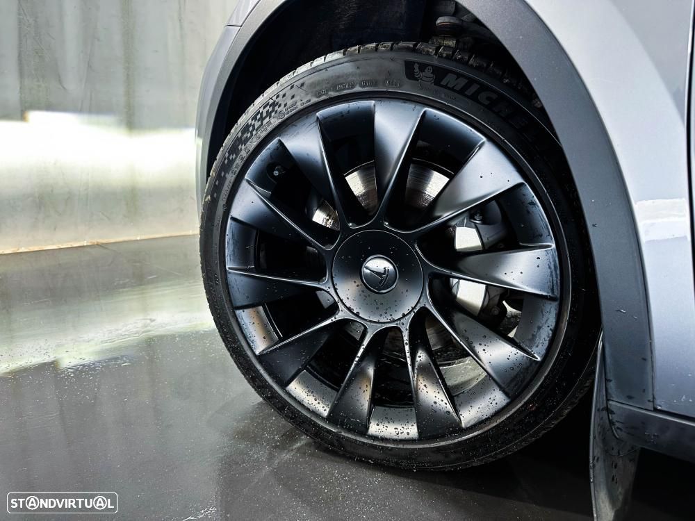 Tesla Model Y Long Range Dual Motor AWD - 60