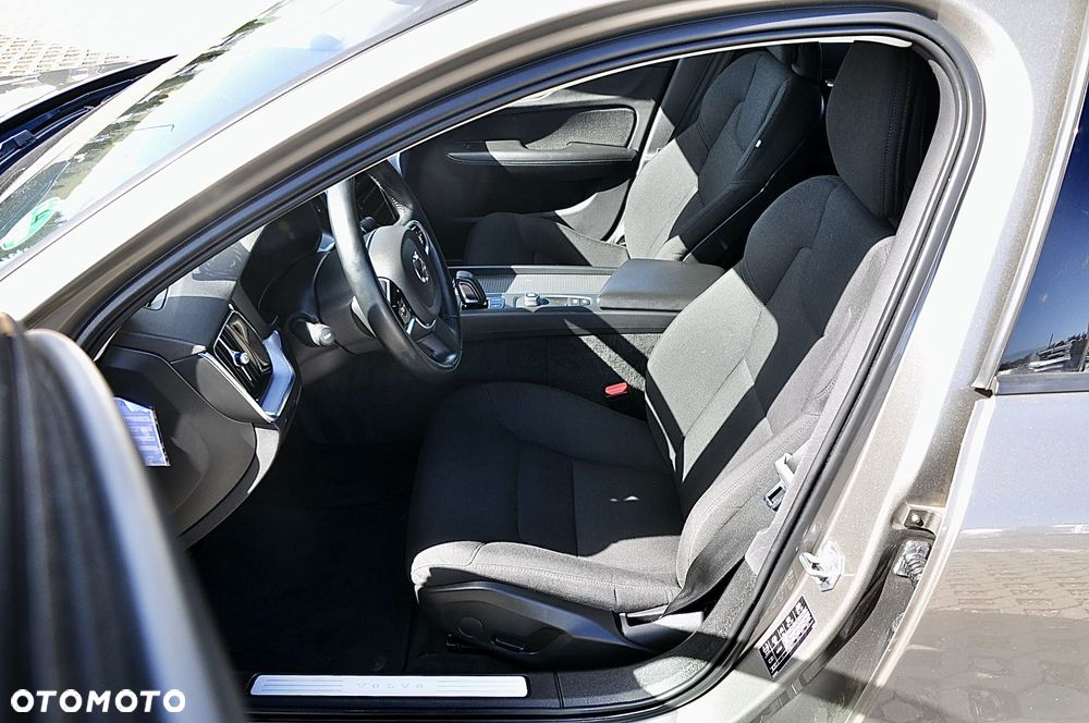 Volvo V60 B3 B Geartronic Momentum - 29
