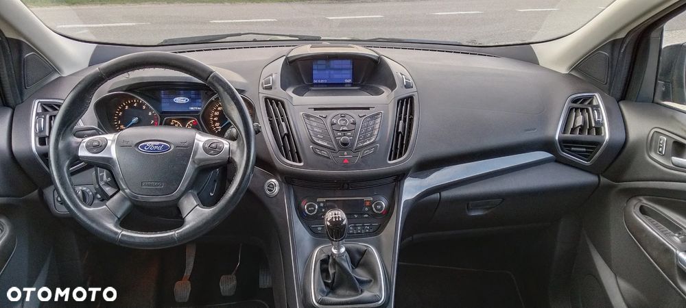 Ford Kuga 1.6 EcoBoost 2x4 Titanium - 3