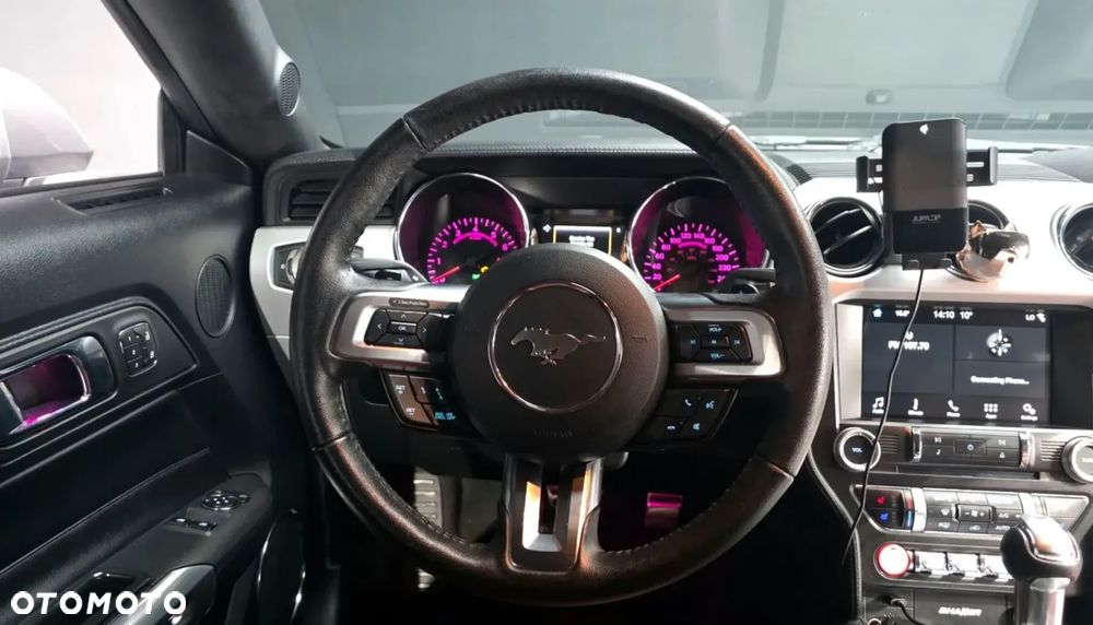 Ford Mustang 5.0 V8 GT - 12