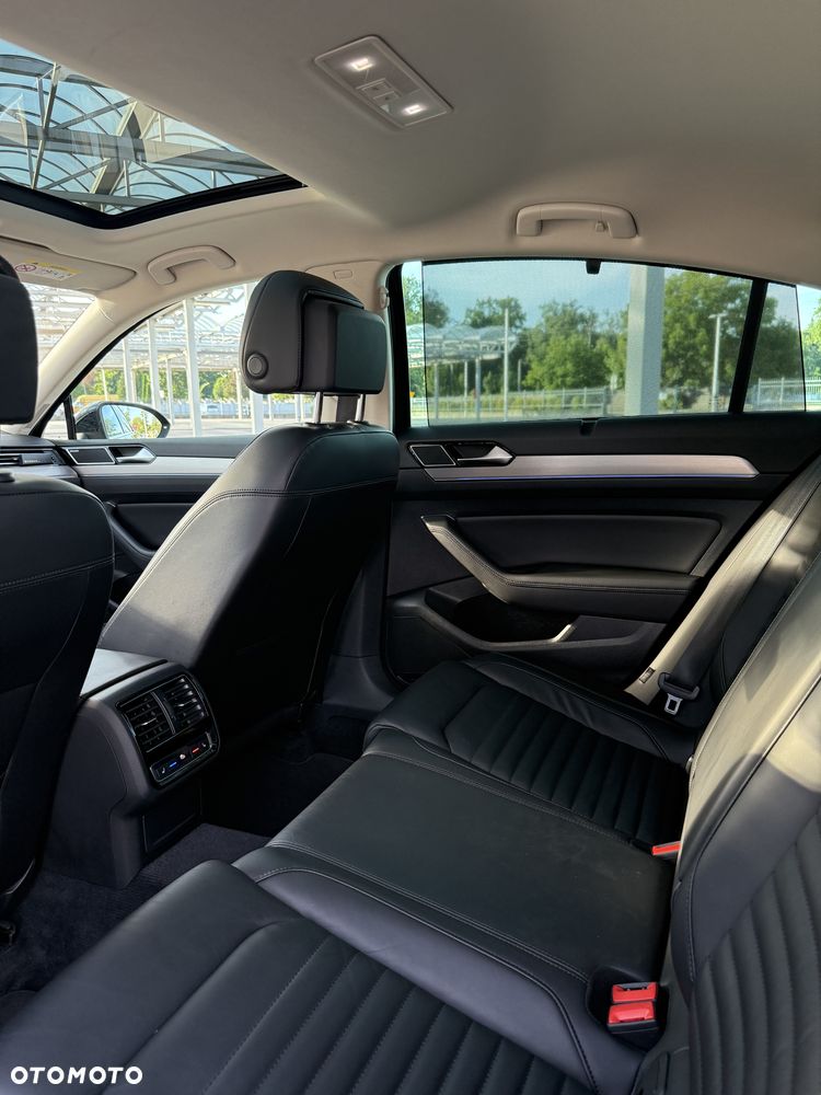 Volkswagen Passat 2.0 TSI 4Mot Elegance DSG - 24