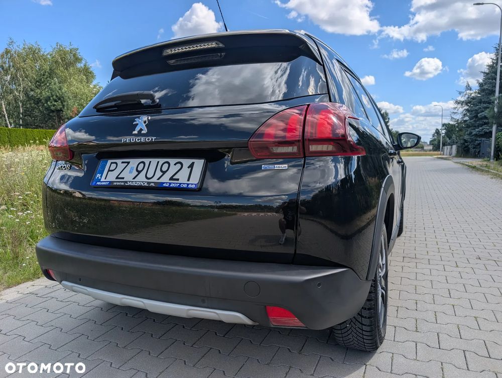Peugeot 2008 1.2 Pure Tech Allure S&S - 11