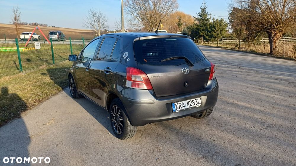 Toyota Yaris 1.33 2010 - 4