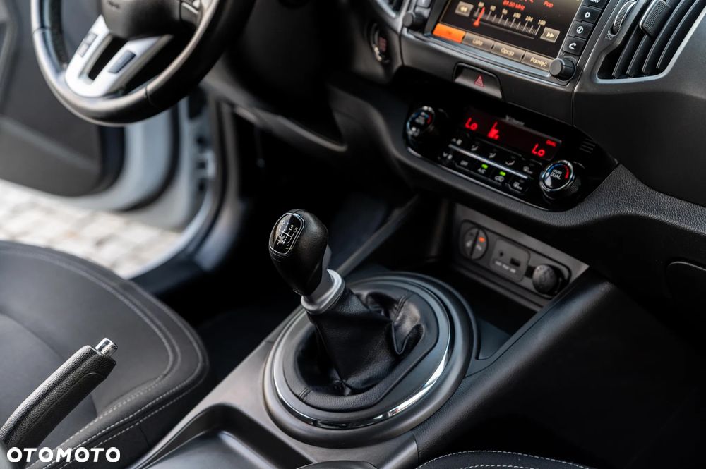 Kia Sportage 1.7 CRDI 2WD Attract - 24