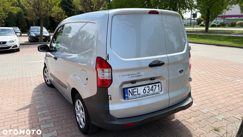 Ford Courier - 6