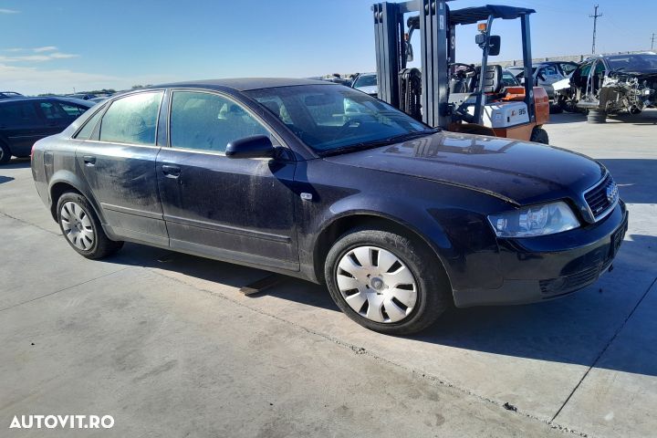 Dezmembrez Audi A4 B6 [2000 - 2005] Sedan 2.5 TDI MT quattro (180 hp) - 3