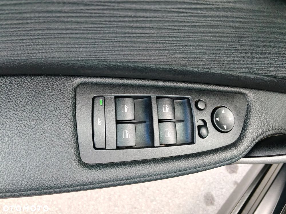 BMW Seria 1 - 15