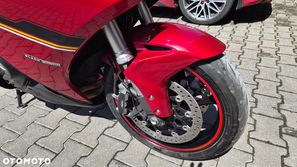 Honda VFR - 14