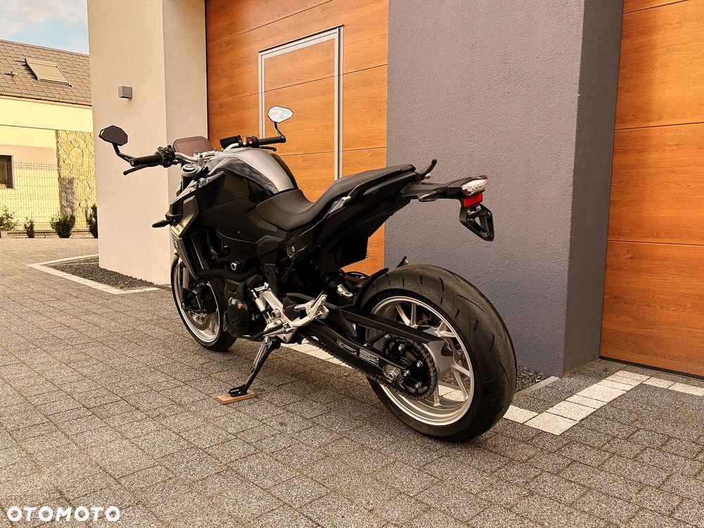 BMW F - 6