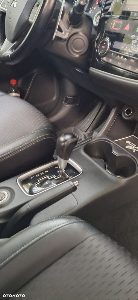 Mitsubishi Outlander - 19