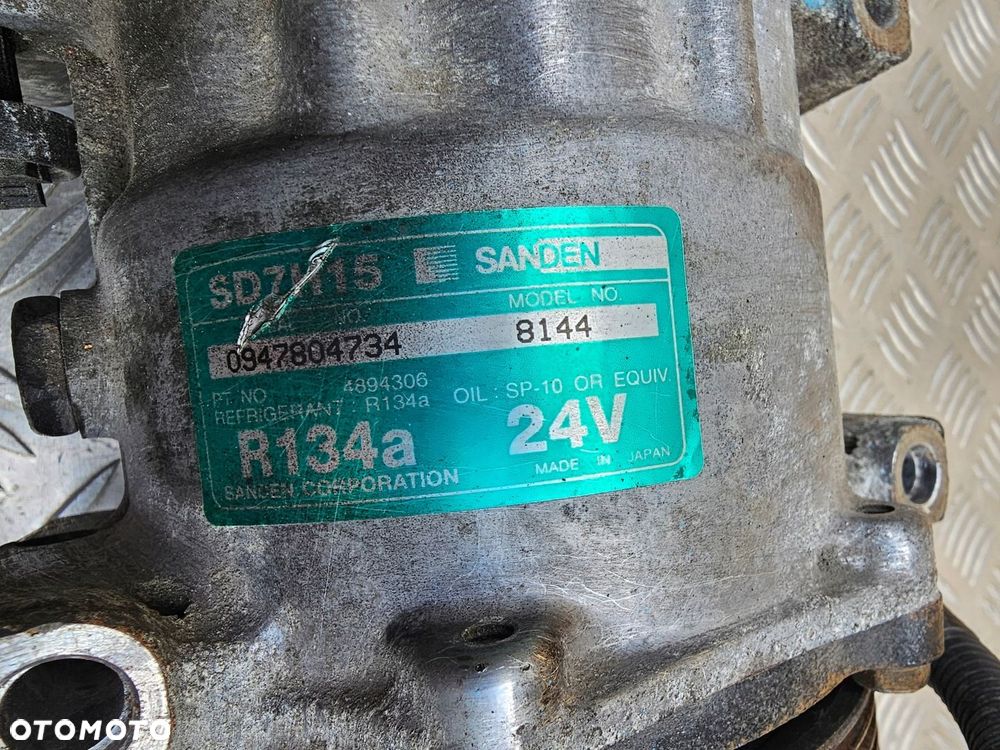 SPRĘŻARKA KOMPRESOR KLIMATYZACJI JCB CASE IVECO EUROCARGO 4894306 MODEL 8144 - 4