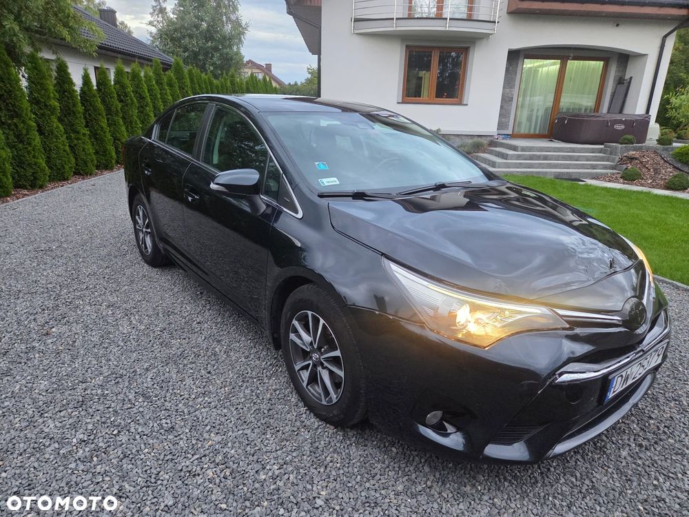 Toyota Avensis 2.0 Premium MS - 11