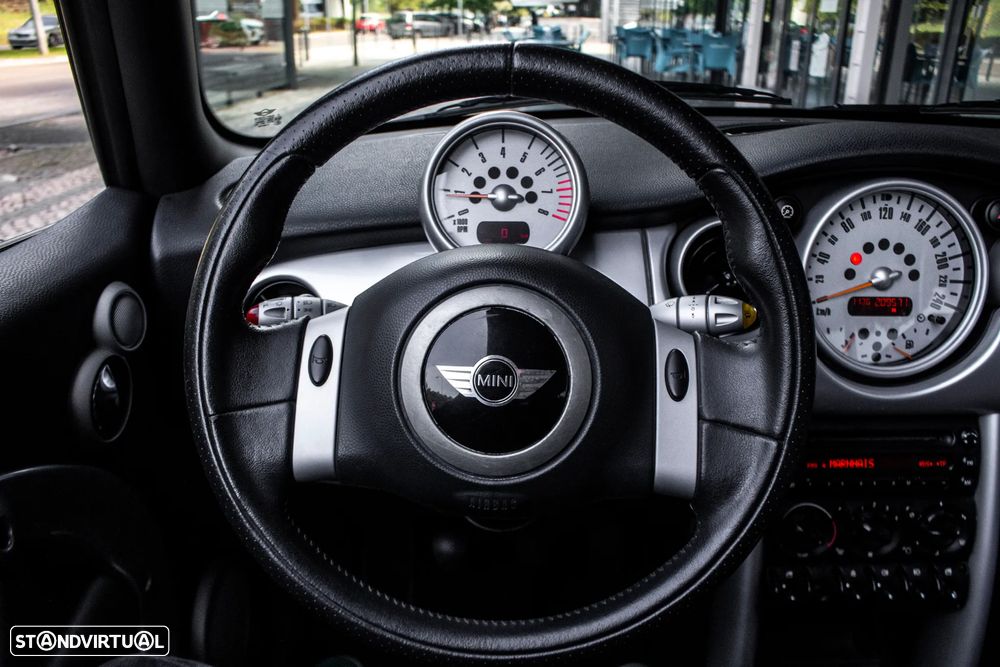 MINI Cabrio Cooper - 16