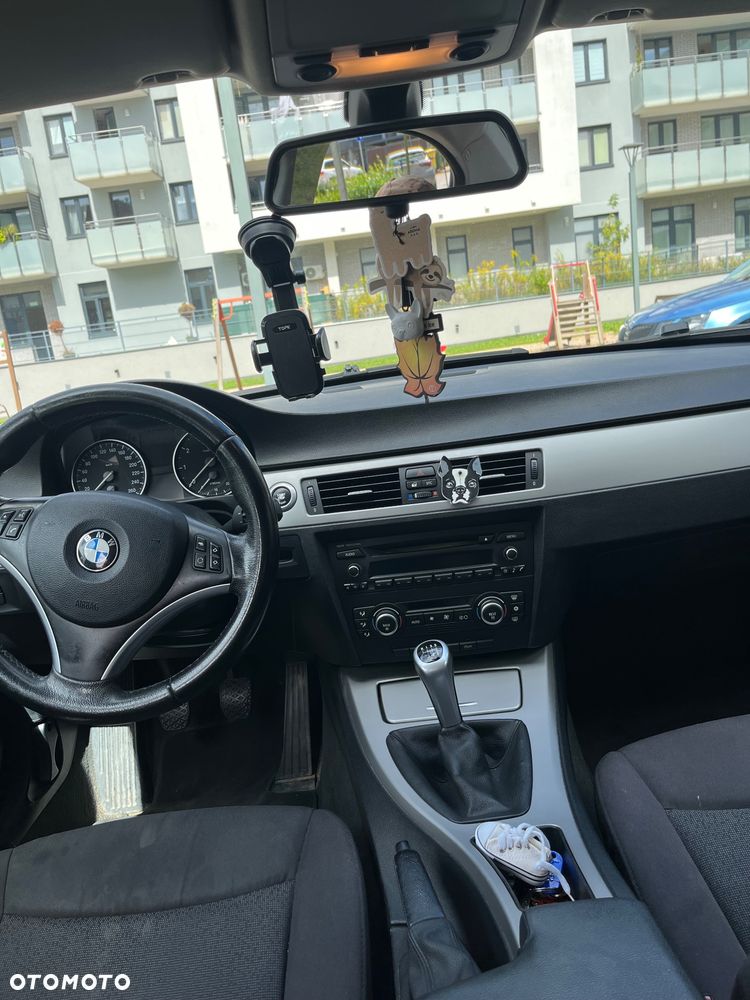 BMW Seria 3 318i - 12