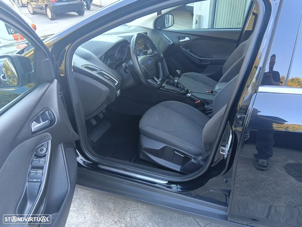Ford Focus SW 1.0 SCTi Titanium Best - 23