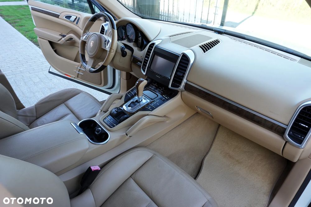 Porsche Cayenne - 14