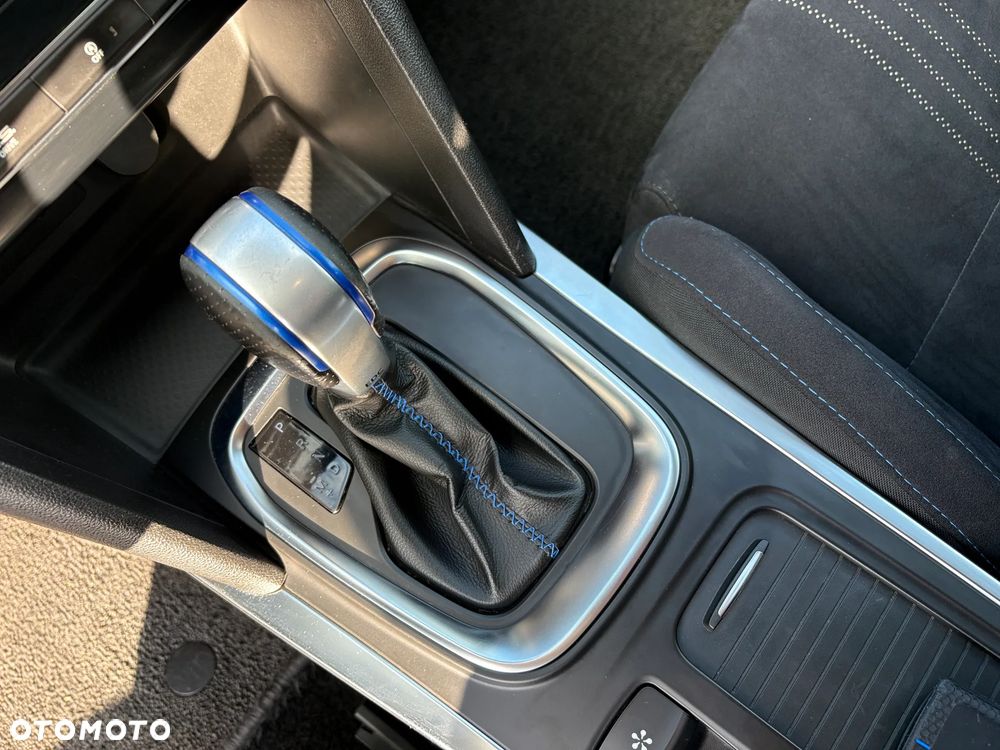 Renault Megane ENERGY TCe 205 EDC GT - 23