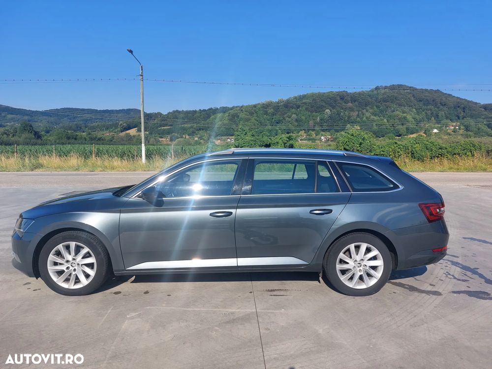 Skoda Superb 2.0 TDI DSG Ambition - 6
