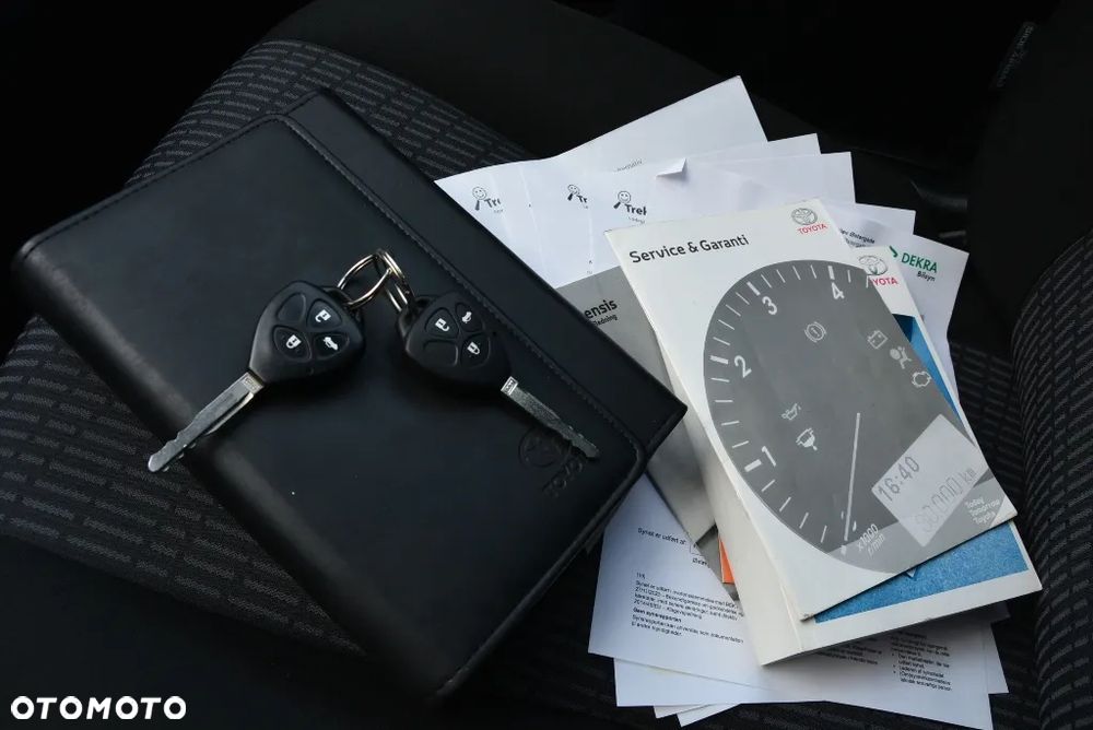 Toyota Avensis 1.8 Sol plus NAVI - 11