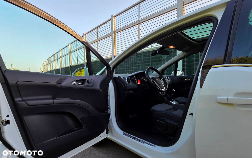 Opel Meriva 1.4 T Essentia S&S - 34