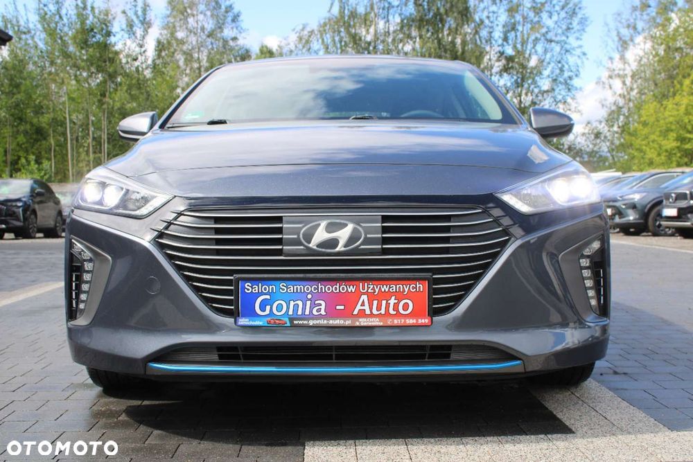Hyundai IONIQ - 13