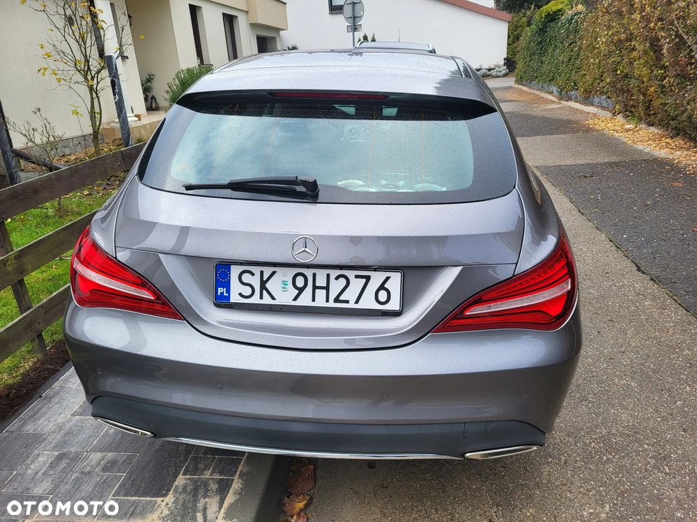 Mercedes-Benz CLA 180 UrbanStyle Edition - 3