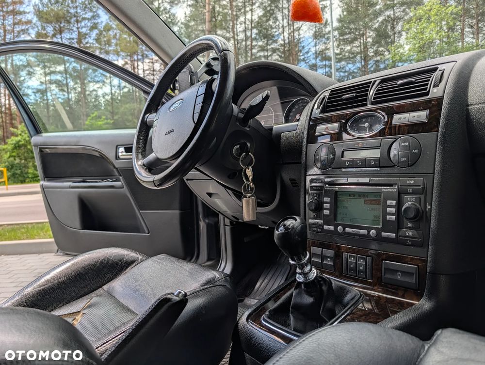 Ford Mondeo 2.5 V6 Ghia X100 / X - 1