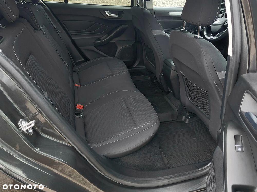 Ford Focus 1.5 EcoBoost Titanium - 27