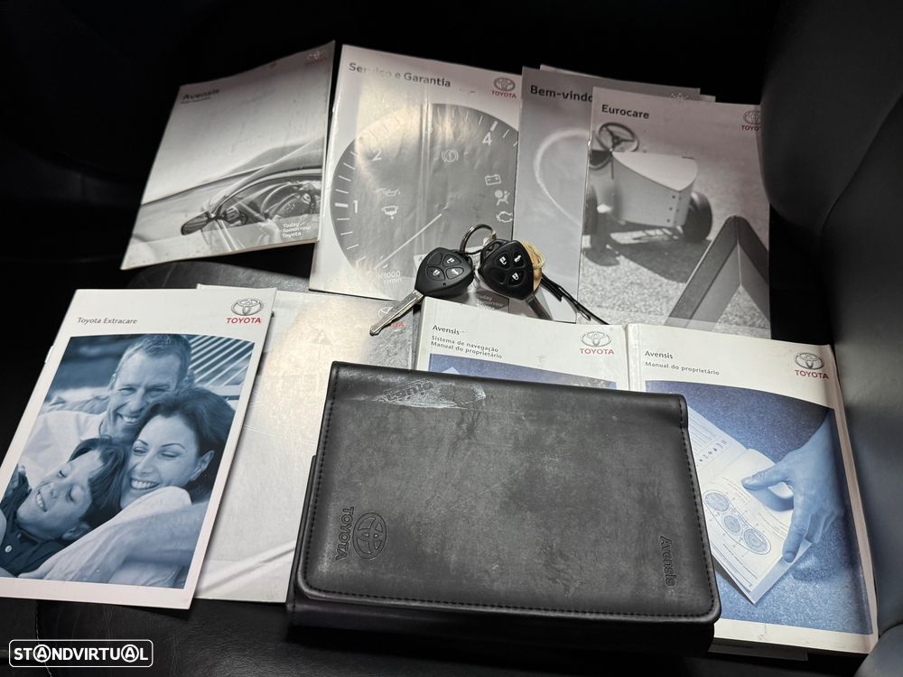 Toyota Avensis SW 2.0 D-4D Exclusive +Pele+GPS - 46