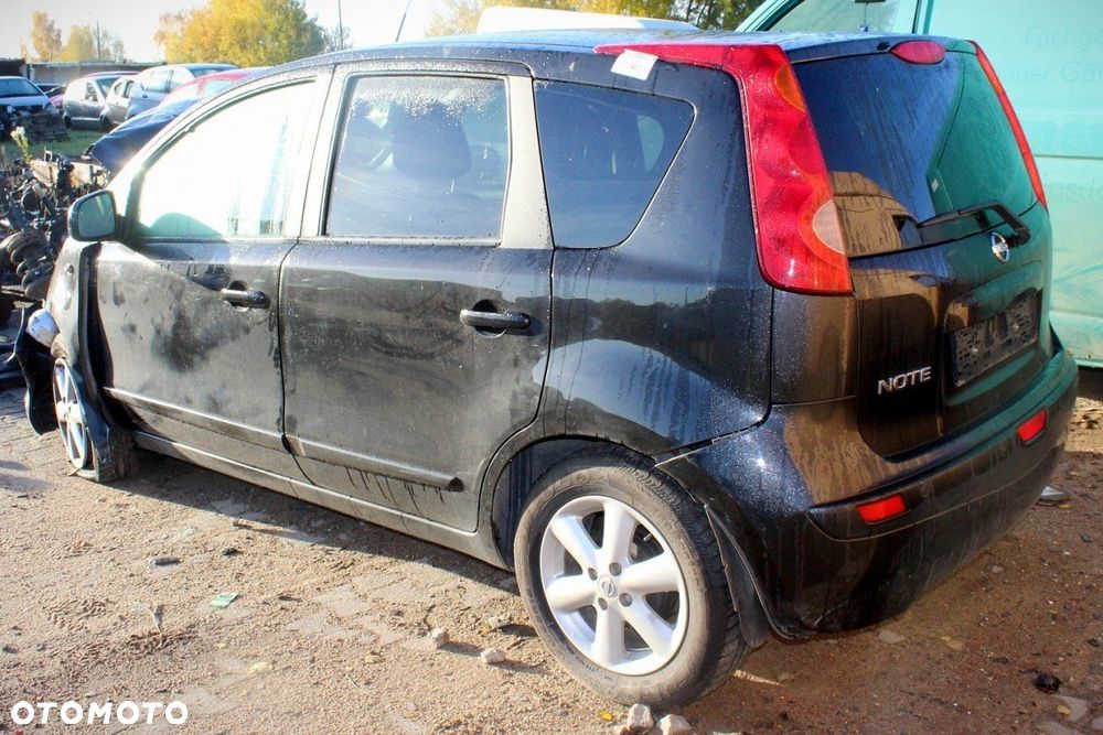 Nissan Note E11 2006 1.4i Hatchback 5-drzwi (MASKA, ZDERZAK, LAMPA, BŁOTNIK, DRZWI, SZYBA, FOTEL) - 4