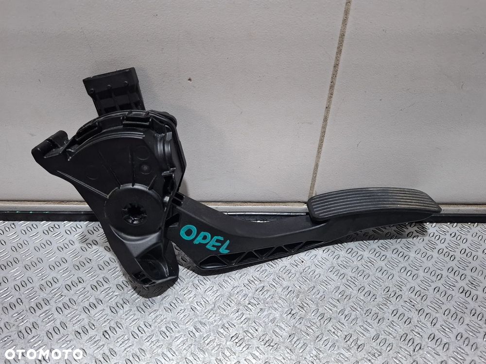 Potencjometr gazu Opel Zafira C Rok 2015 nr 13253791 - 3