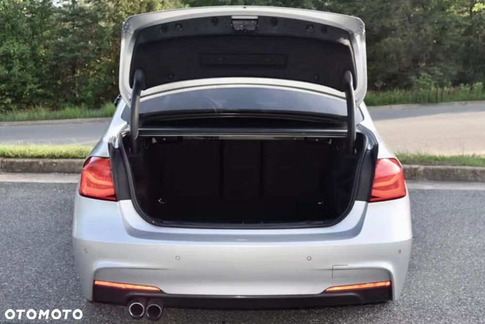 BMW Seria 3 330i xDrive - 8