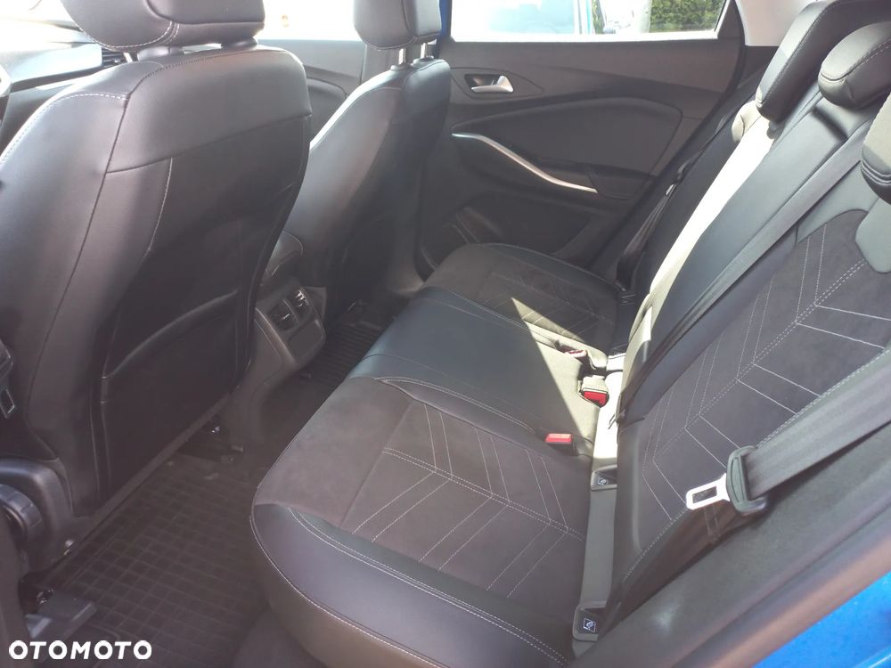 Opel Grandland 1.2 T GS S&S - 11