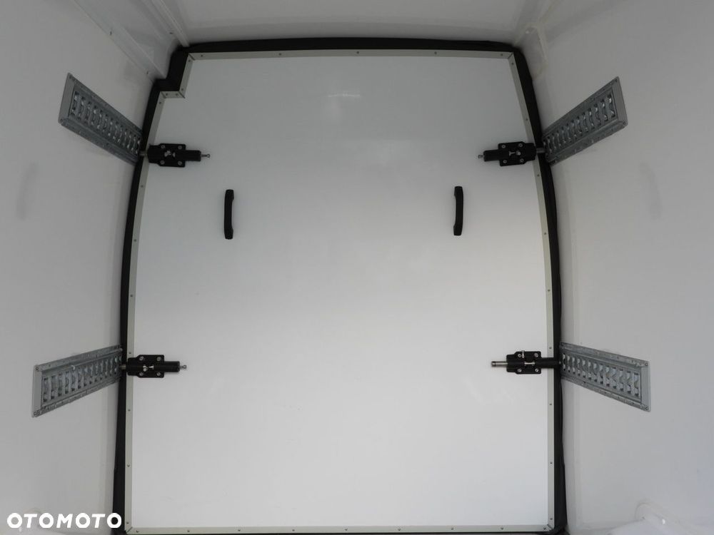 Iveco DAILY 35S14 FURGON CHŁODNIA  0*C ZASILANIE 230V NAWIGACJA AUTOMAT  KLIMATYZACJA  140KM - 28