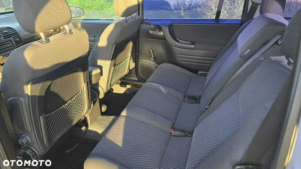 Opel Zafira - 9