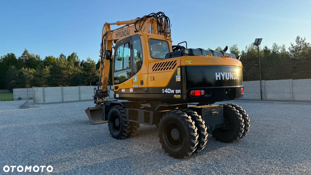 Hyundai Robex 140 - 11