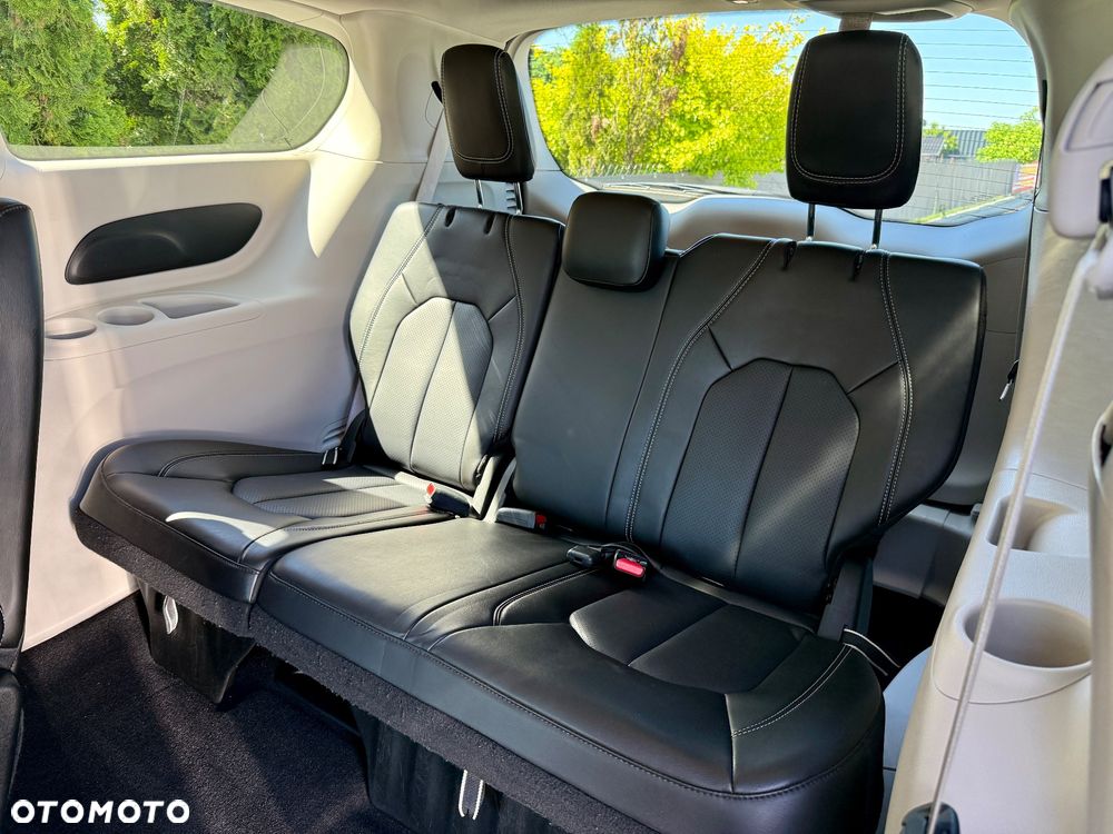 Chrysler Pacifica - 22