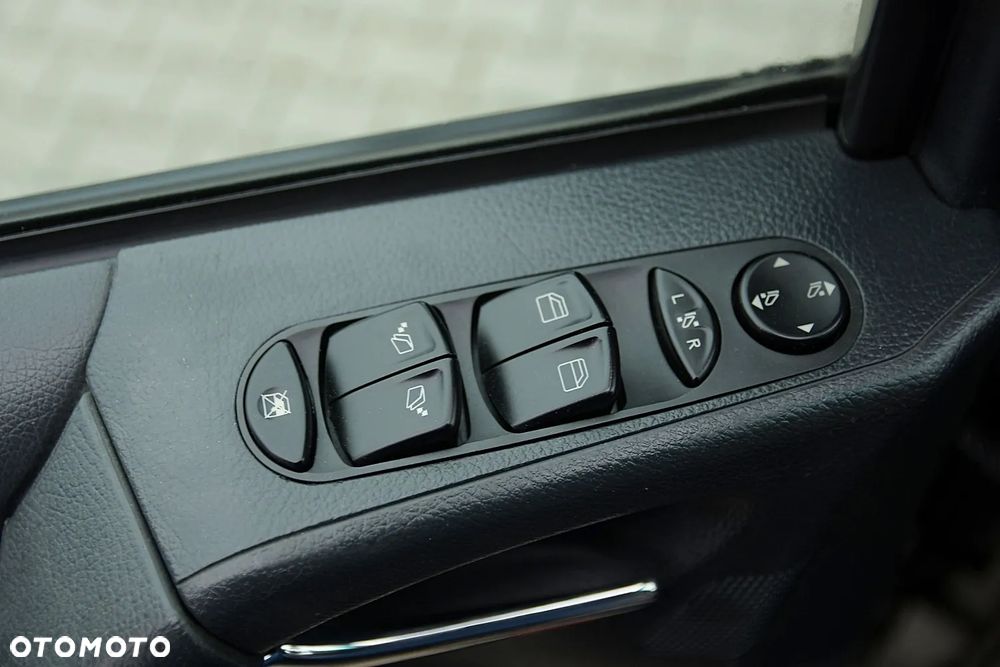 Mercedes-Benz Viano 3.0 CDI Ambiente (d³ugi) - 24