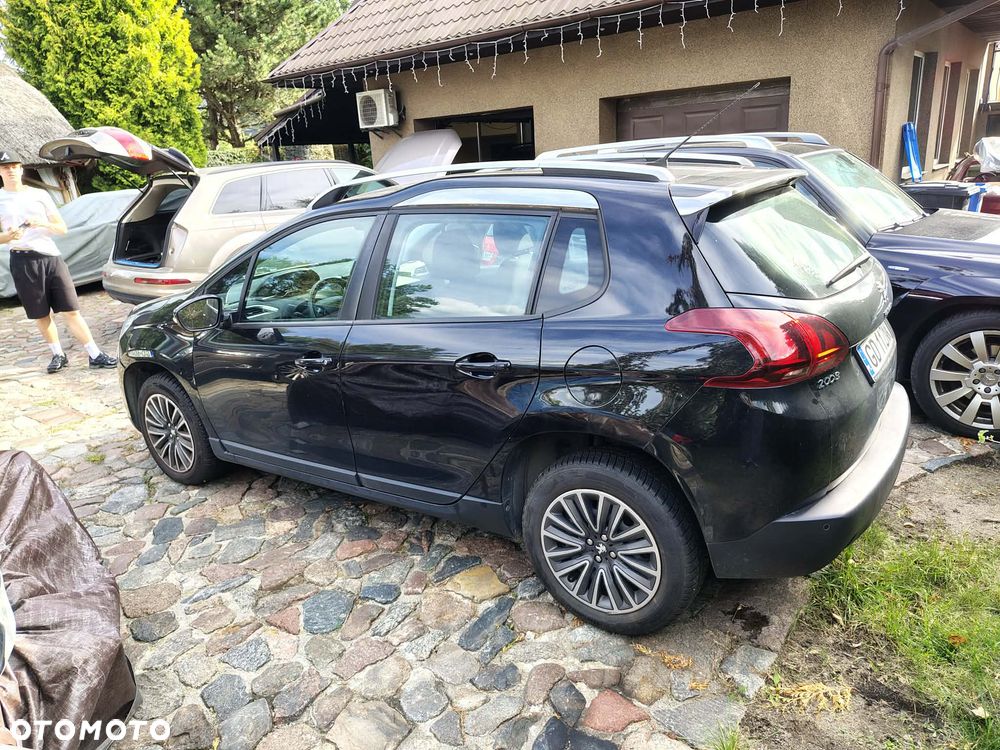 Peugeot 2008 1.2 Pure Tech Active S&S - 3