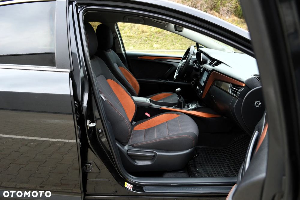 Toyota Avensis 2.0 D-4D Premium - 11