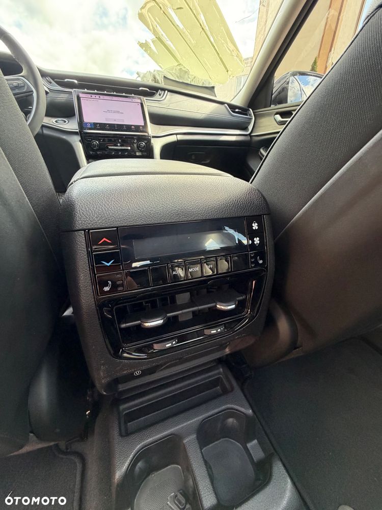 Jeep Grand Cherokee - 14
