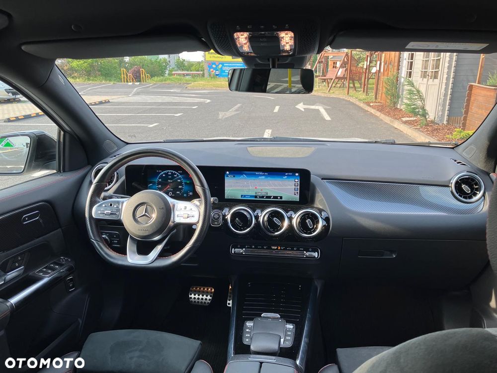 Mercedes-Benz GLA 220 d AMG Line - 8