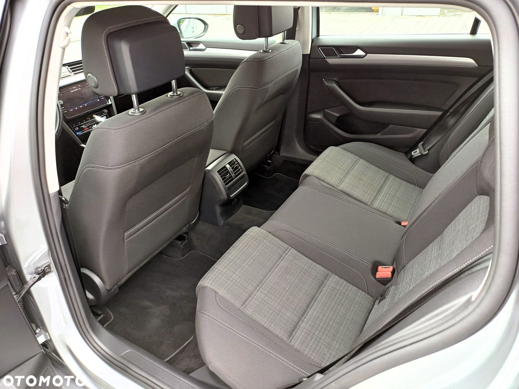 Volkswagen Passat 2.0 TSI Business DSG - 15