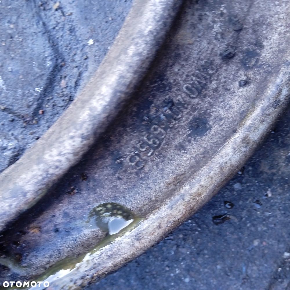 Wahacz lewy A4 B9 8W0407695B - 3